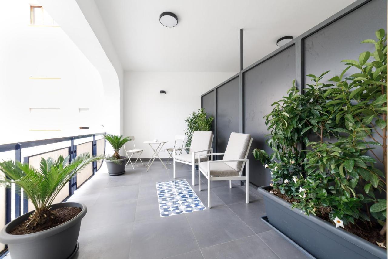 Akyra Suites Sorrento Luaran gambar